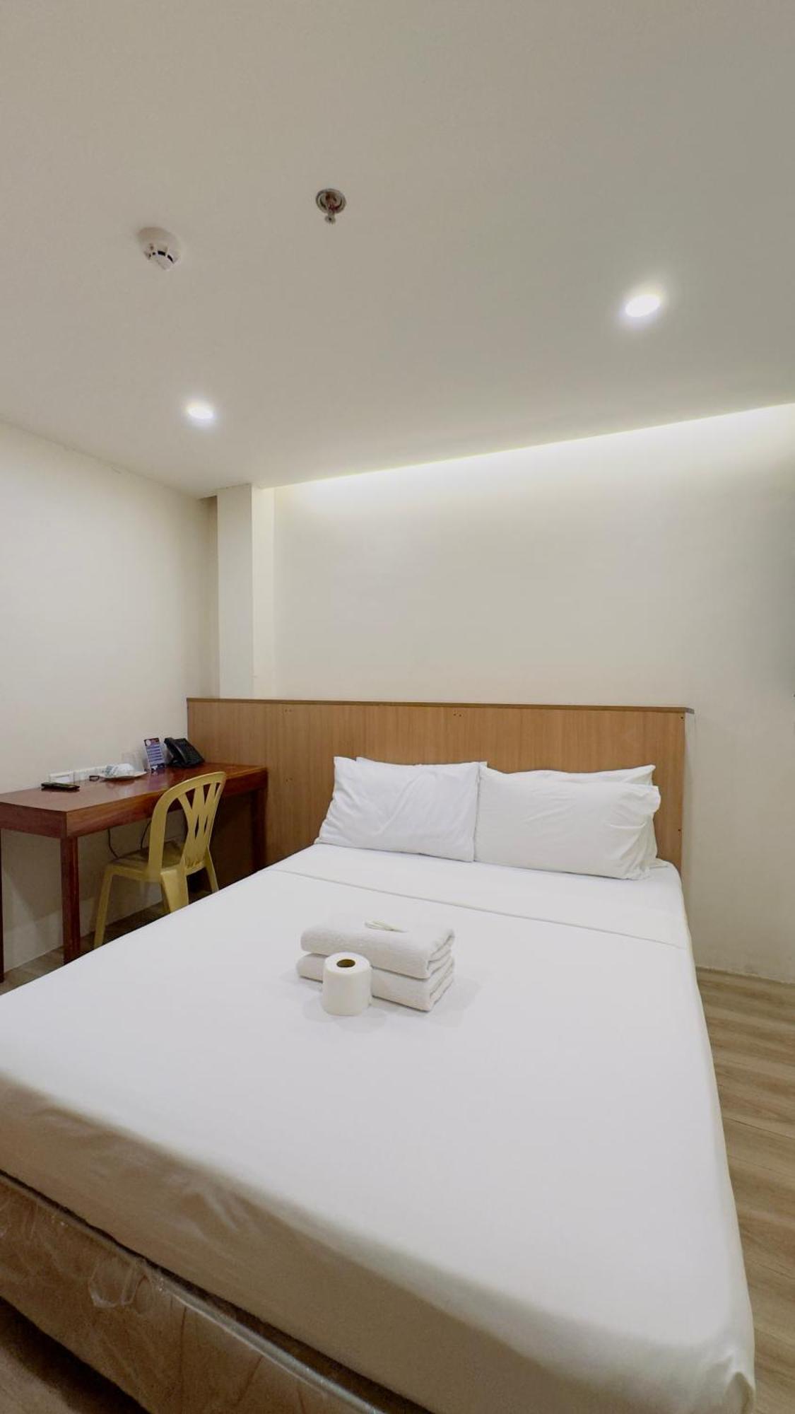 La Anclar Hotel Davao City Buitenkant foto