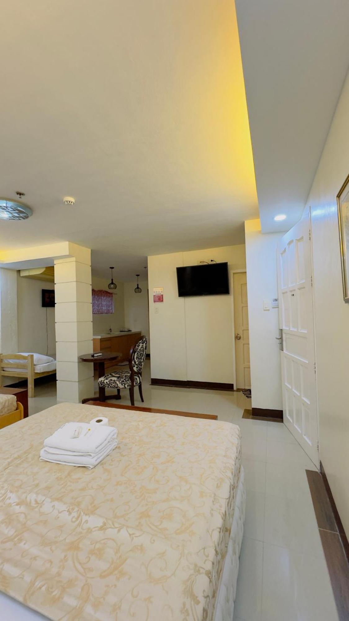 La Anclar Hotel Davao City Buitenkant foto