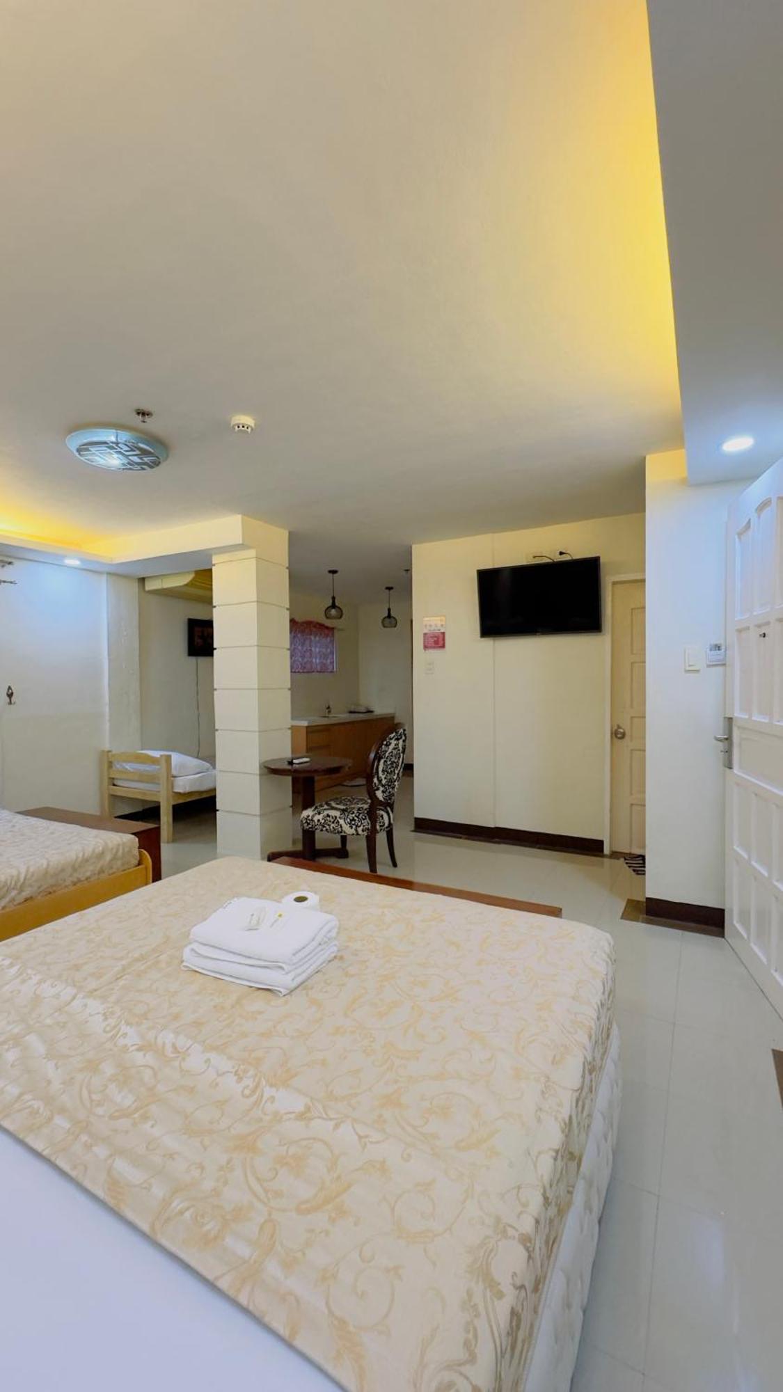 La Anclar Hotel Davao City Buitenkant foto